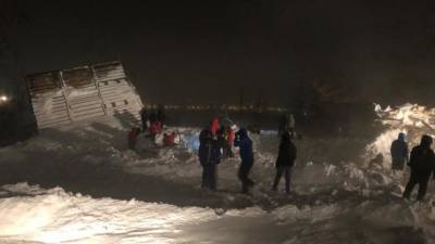 Сход лавины в Красноярском крае: под завалами могут находиться люди
