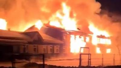 Власти Приморья ввели режим ЧС в одном из районов из-за пожара в школе