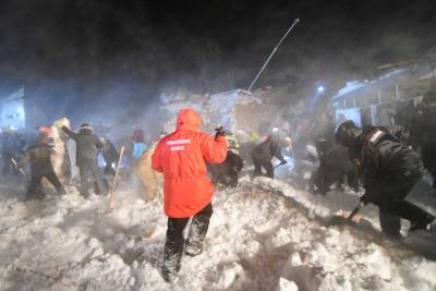 Два человека погибли при сходе лавины в Норильске