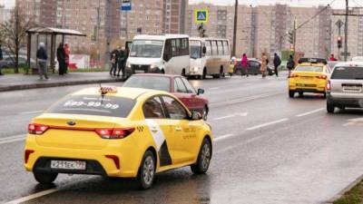 Власти Калужской области отказались от требований к цвету такси