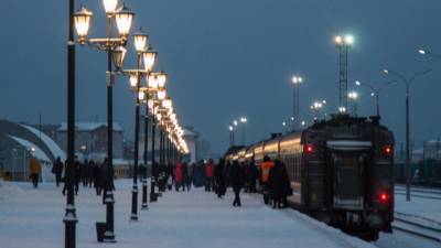 Из-за снегопада было задержано движение восьми пассажирский поездов