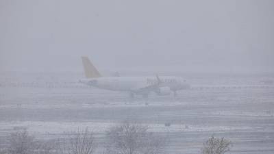Аэропорт «Барахас» в Мадриде приостановил работу до конца дня из-за снегопада