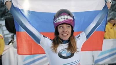 Елена Никитина - Никитина назвала чудом свою победу на чемпионате Европы по скелетону - russian.rt.com