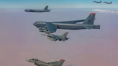 Необычный маневр: американские и саудовские боевые самолеты предостерегают Иран - видео