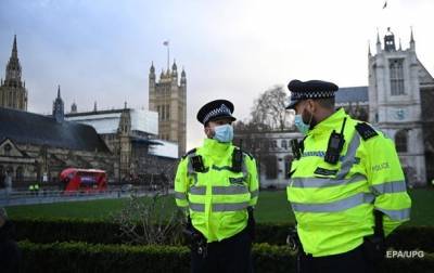 В Лондоне за руль скорых сели полицейские и пожарные