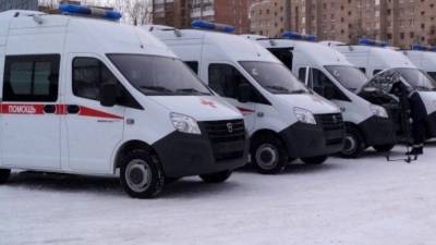 Столкновение внедорожника и скорой в Челябинске закончилось травмами у фельдшера