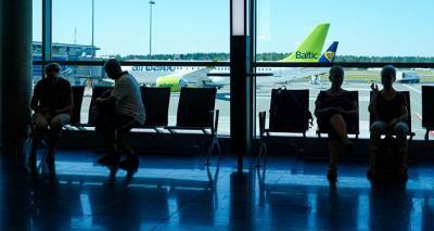 Перелеты из Латвии в Великобританию снова запретили, зато можно в Нидерланды