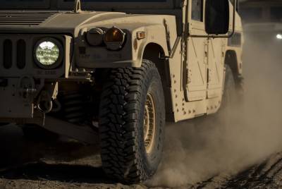 На параде в Ираке показали американские бронемашины Humvee с российскими ПТУР «Корнет-Э»