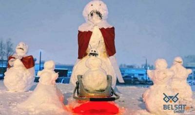 В Беларуси лепят Лукашенко из снега: забавные фото усатых снеговиков