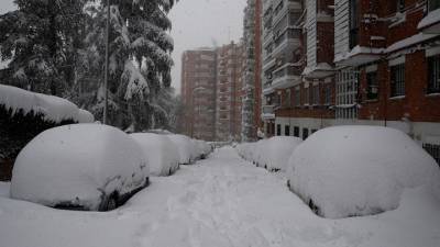 Сильнейший снегопад отменил футбол в столице Испании