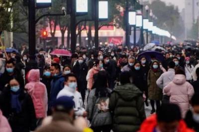 В двух крупных городах Китая жителям запретили выходить на улицу из-за коронавируса