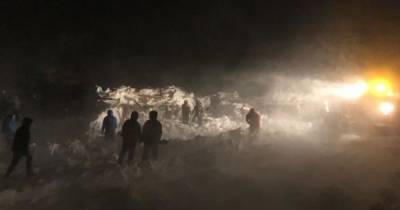 В России прекратили поиски пропавших во время схода лавины на турбазе: подробности (фото)