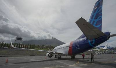 Вылетевший из Джакарты пассажирский Boeing 737-500 потерял высоту и пропал с радаров