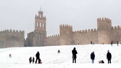 Испанцы в соцсетях делятся кадрами сильнейшего за 12 лет снегопада