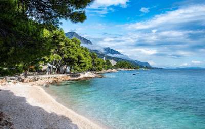 Путевки в лето: лучшие пляжи на Балканах для отдыха в 2021 году
