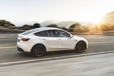 Tesla всё-таки выпустила «народную» Model Y Standard Range — дешевле 42 тысяч долларов и почти 400 км на одном заряде