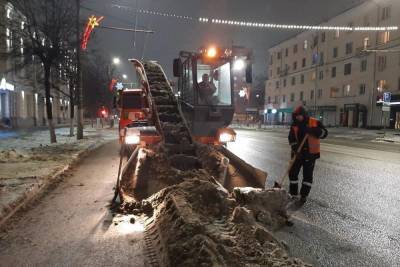 В Туле улицы очищают от снега