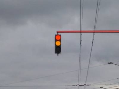 В Уфе будут в ручном режиме регулировать длительность горения зелёного сигнала светофора на закрытом путепроводе на пересечении с улицей Заки Валиди