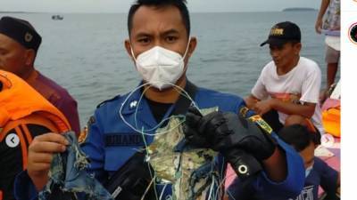 Министр транспорта подтвердил крушение лайнера с пассажирами возле Джакарты