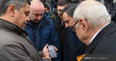 Представители оппозиции проводят встречу с главой МИД Армении