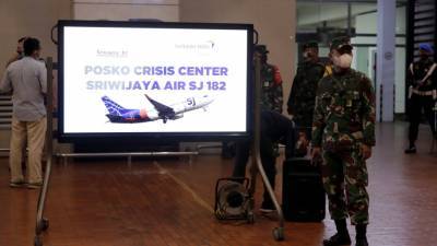 Индонезийские СМИ: на борту разбившегося самолета Sriwijaya Air находились 65 человек