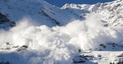 ГСЧС предупредила об опасности схода лавин в Карпатах