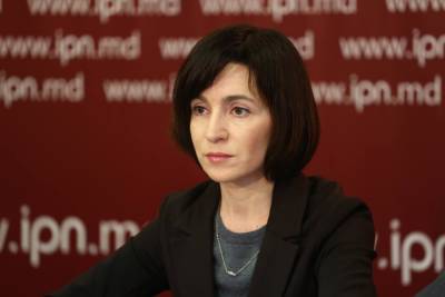 Санду стала президентом, но боится брать ответственность за Молдову