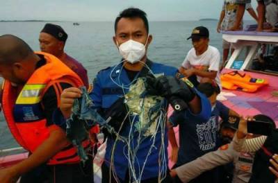 Пассажирский Boeing упал в море: все подробности трагедии в Индонезии. ВИДЕО