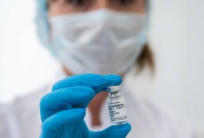 «Очевидный бред»: Доктор Мясников высказался о «копировании» через вакцину от COVID-19