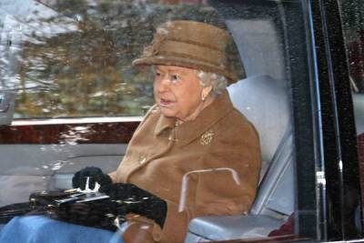 Британская королева и её муж привились от коронавируса