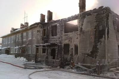 При пожаре в Холмогорском районе погибли четыре человека