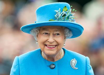 Королева Елизавета II сделала прививку против COVID-19