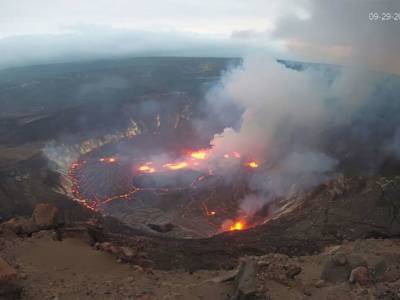 На Гавайях началось извержение одного из самых активных вулканов на Земле