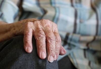 Пожилые люди тяжело переносят COVID-19 – Роспотребнадзор