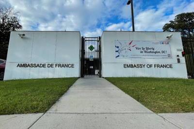 Отозванный после скандала с контрактом на подлодки посол Франции вернулся в США