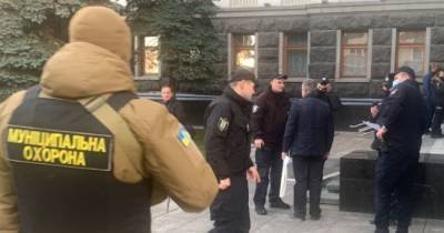 В Офисе президента Украины удалось предотвратить акт самосожжения