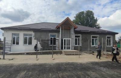 Строительство сельской амбулатории в Брюховецком районе Кубани завершат в ноябре