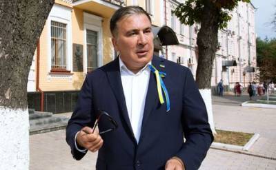 Бывший президент Грузии, которому на родине грозит арест, сегодня утром объявил о возвращении в страну