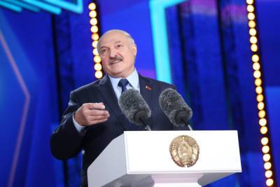 Лукашенко назвал Тихановскую «персонажем в женском роде»