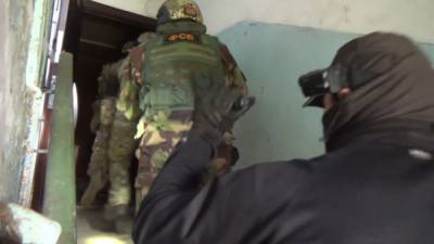 ФСБ показала кадры задержания пособника ИГ в Карачаево-Черкесии