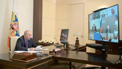 Путин поручил уточнить параметры прогноза социально-экономического развития РФ