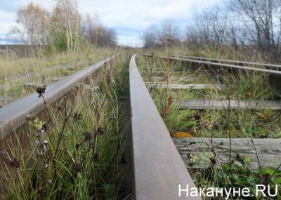 Названы причины схода локомотива на севере Свердловской области