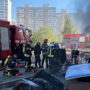 В Киеве произошел пожар в гимназии: детей эвакуировали. Фото