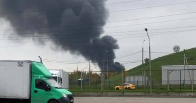 В Новой Москве загорелся склад