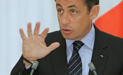 Саркози уже второй раз приговаривают к лишению свободы, но он никак не сядет
