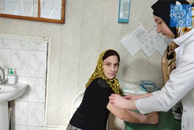 Главный библиотекарь Карабудахкентского района призвала граждан пройти вакцинацию от коронавируса