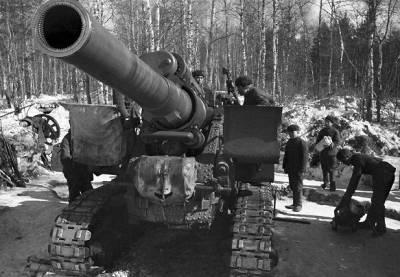 «Противотанковый скальпель»: почему немцы так боялись советской гаубицы Б-4