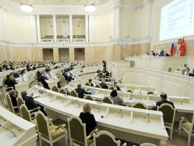 В петербургском парламенте определились с руководящими должностями