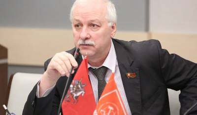 Полицейские задержали главу КПРФ в Мосгордуме Николая Зубрилина