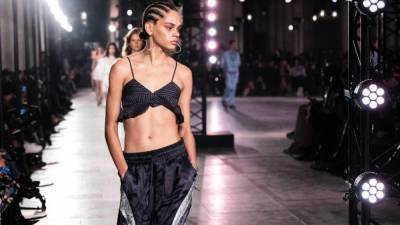 Неделя моды в Париже: коллекции Isabel Marant и Chloe весна-лето 2022